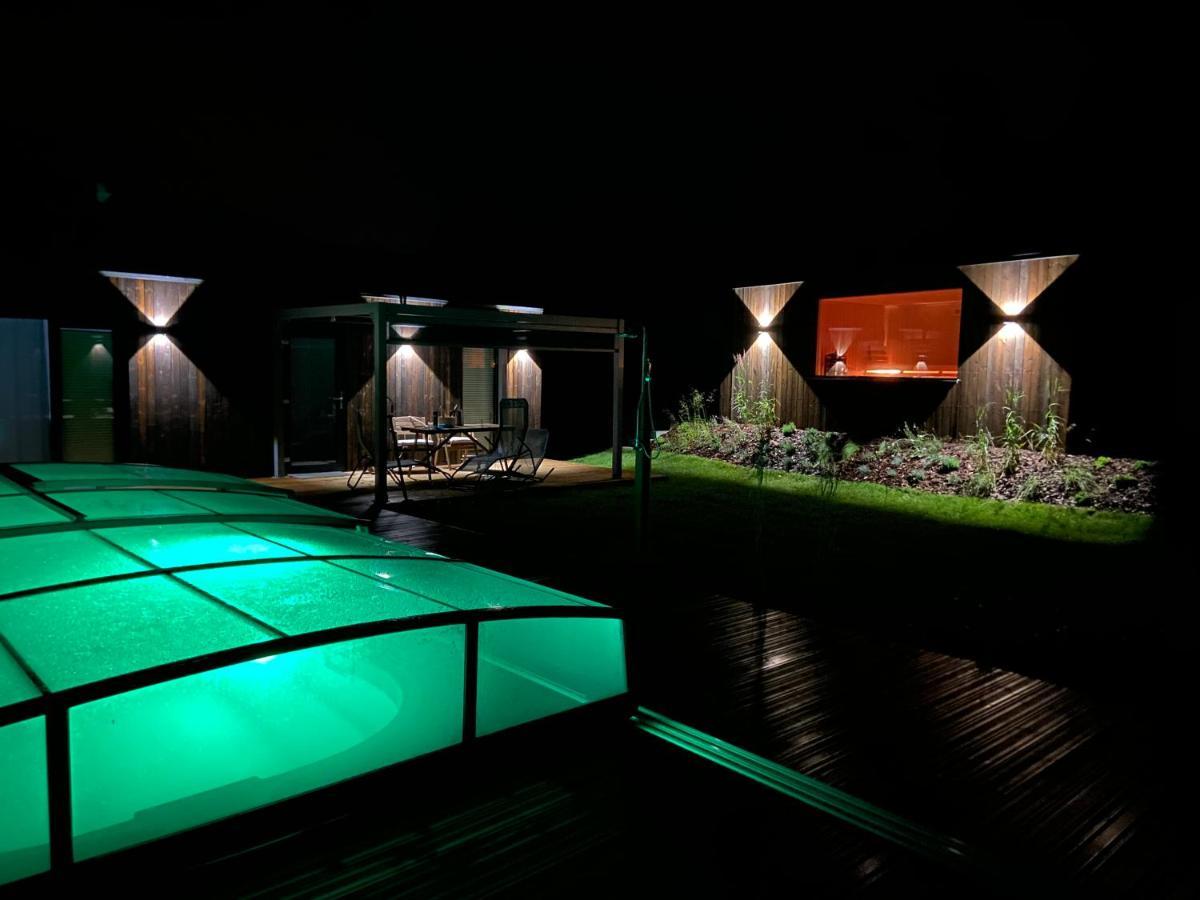Nowe Domki Deluxe Z Widokiem Na Zatoke Z Basenem I Sauna Oslonino Екстер'єр фото